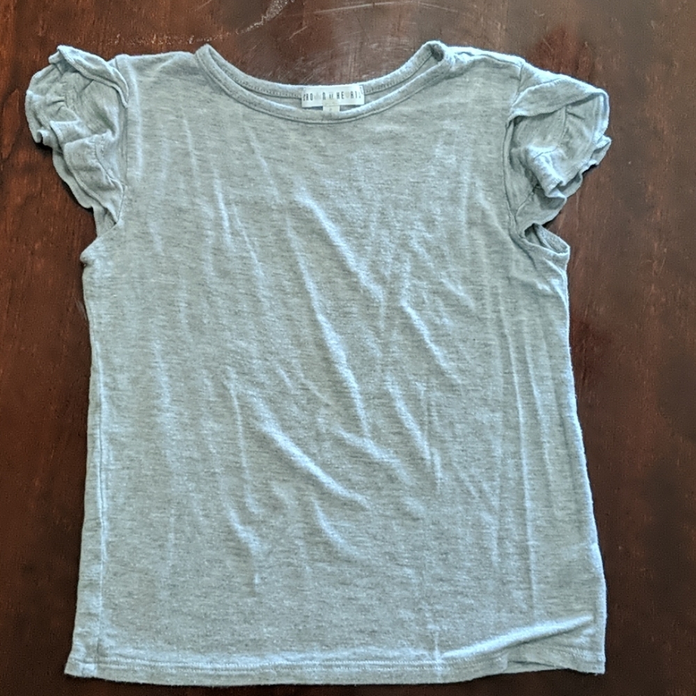 T-shirt with ruffle sleeve(Stitch fix)